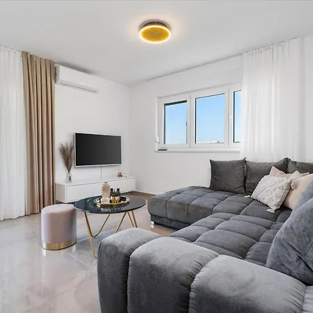 Luxury Sea View Levin